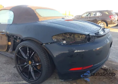 2017 Porsche 718 Boxster z USA, uszkodzony, nr VIN WP0CA2A89HS220764